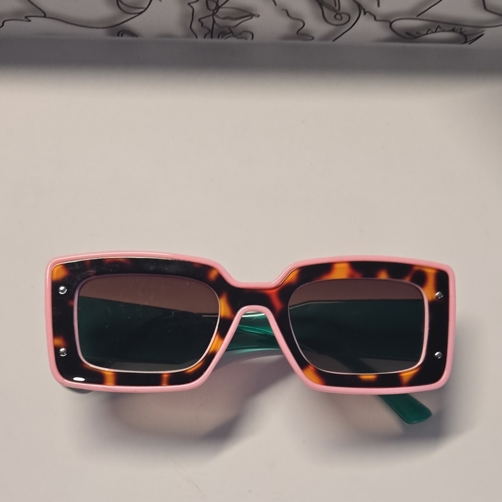 Sassy Jonrs Pink and Tortoise Shell Sunglasses